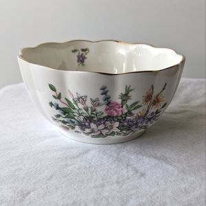 Royal Albert England Fragrant Flowers Bone China Fluted Gold Rim Floral Bowl